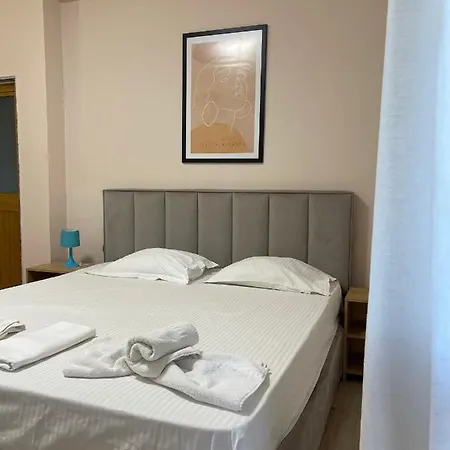 Wonderful Rooftop Gasthuis Tirana