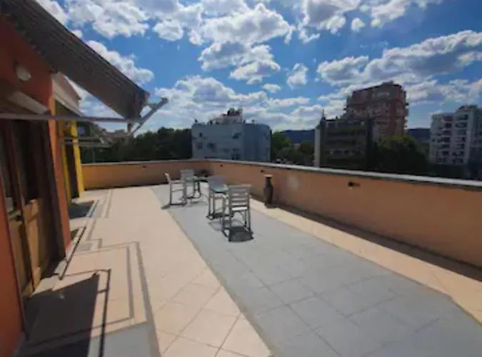 Wonderful Rooftop Pensión *