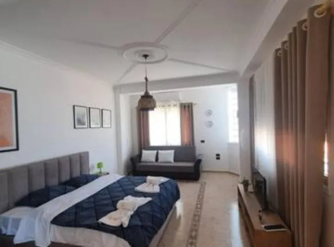 Wonderful Rooftop 地拉那