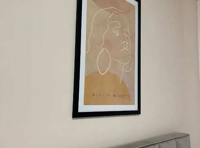 Wonderful Rooftop Pensión Tirana